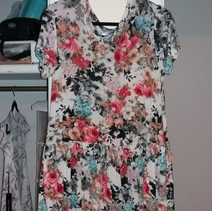 Agnes & Dora Medium Relaxed Ruffle Tee